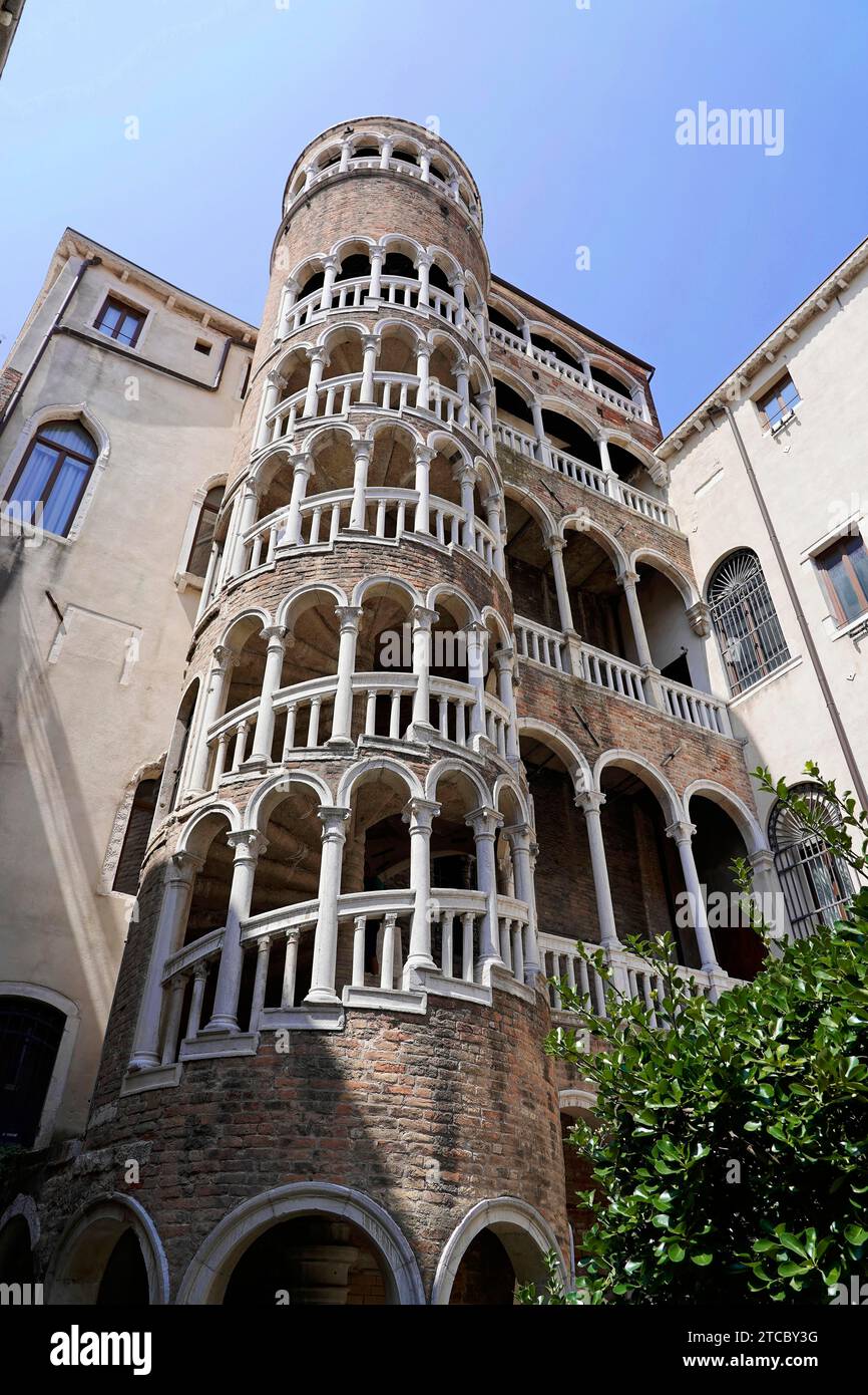 Palazzo Contarini del Bovolo, gotischer Palast mit Wendeltreppe, 15. Jahrhundert, Viertel San Marco, Venedig, Lagunenstadt, Veneto, Italien Stockfoto