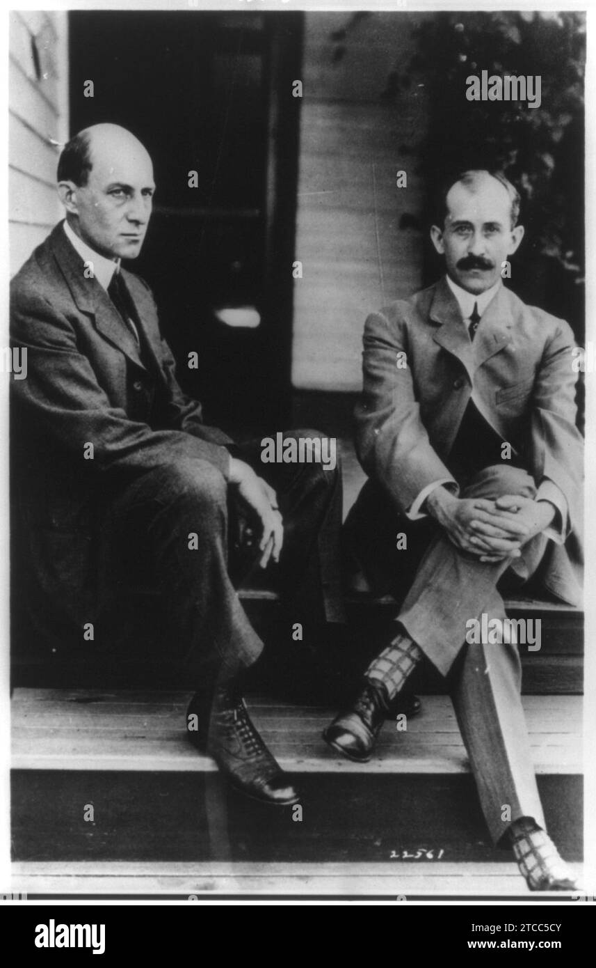 Wilbur Wright, Orville Wright auf der hinteren Veranda sitzen, 7 Hawthorne St., Dayton, Ohio Stockfoto
