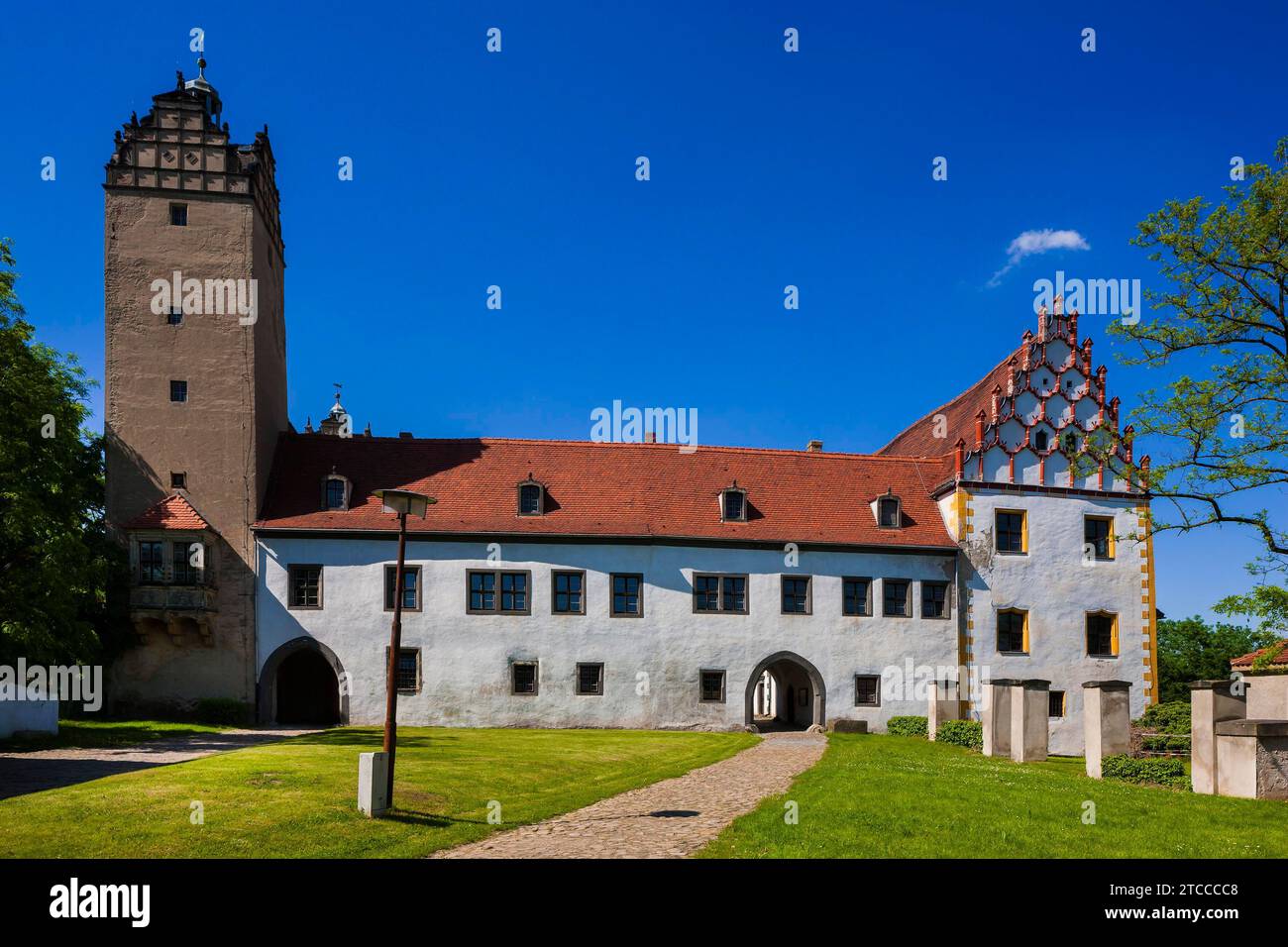 DEU Sachsen Schloss Strehla Strehla, später Schloss Stehla, befindet sich auf einem steil zur Elbe abfallenden Hügel in der Stadt Strehla im Landkreis Strehla Stockfoto