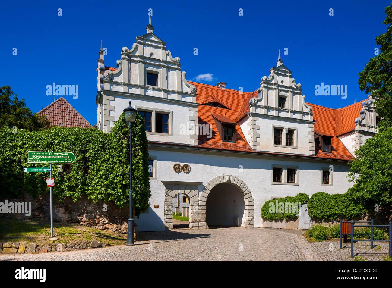 DEU Sachsen Schloss Strehla Strehla, später Schloss Stehla, befindet sich auf einem steil zur Elbe abfallenden Hügel in der Stadt Strehla im Landkreis Strehla Stockfoto