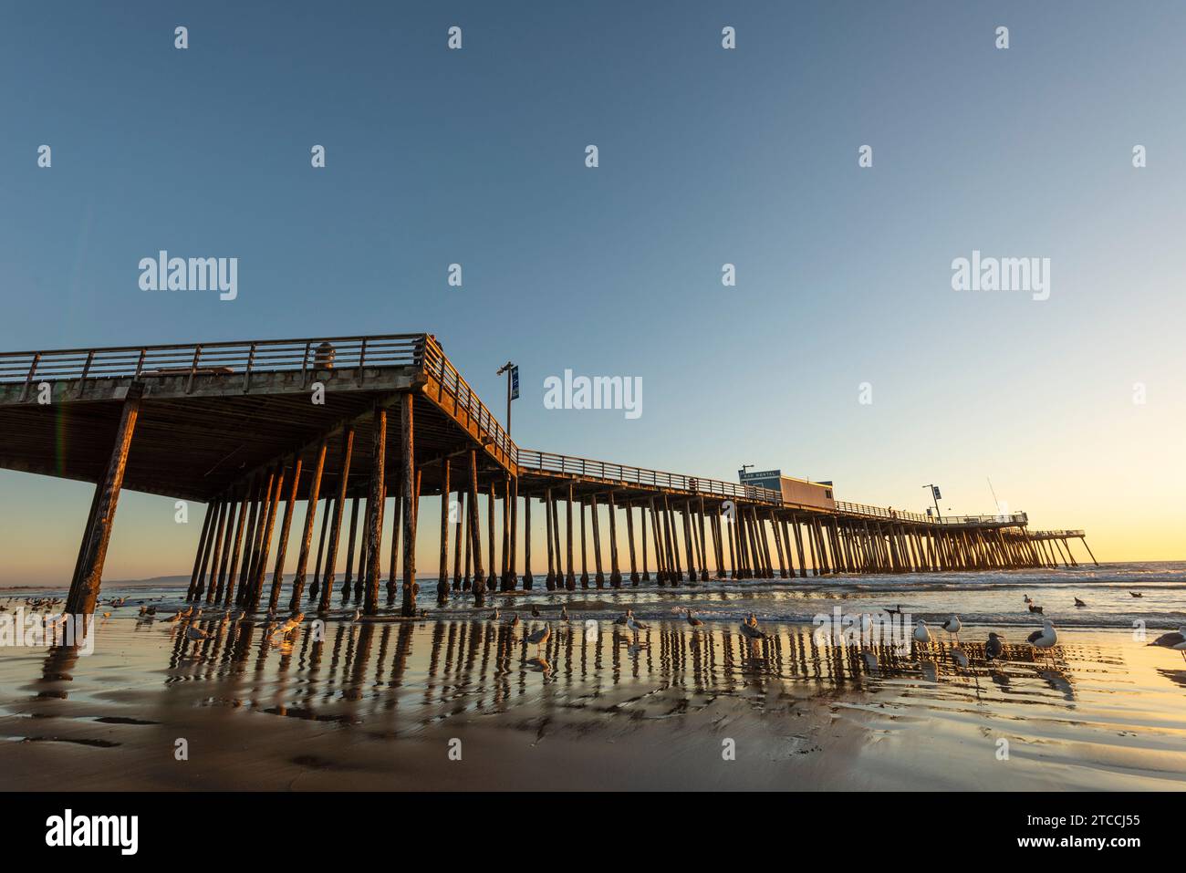 Der Pier am Pismo Beach bei Sunset in Kalifornien USA Stockfoto