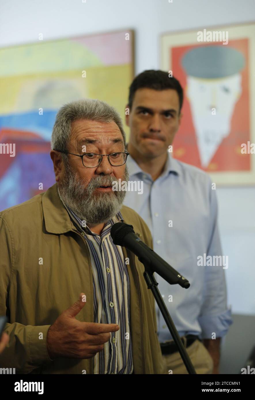 Madrid 17.07.2014. Runde der Kontakte zwischen dem Generalsekretär der PSOE Pedro Sanchez und den gewerkschaftsführern Foto: Jaime García. ARCHDC. Im Bild mit dem Generalsekretär der UGT Candido Mendez. Quelle: Album / Archivo ABC / Jaime García Stockfoto