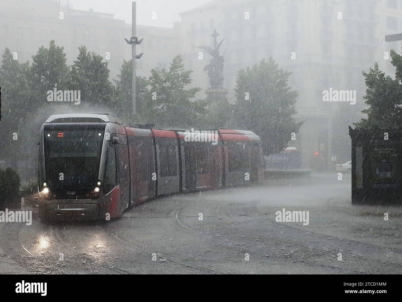 Saragossa, 07.11.2018. Starker Sturm aus Wind, Regen und Hagel fällt auf die aragonesische Hauptstadt. Foto: Fabián Simón ARCHDC. Quelle: Album / Archivo ABC / Fabián Simón Stockfoto