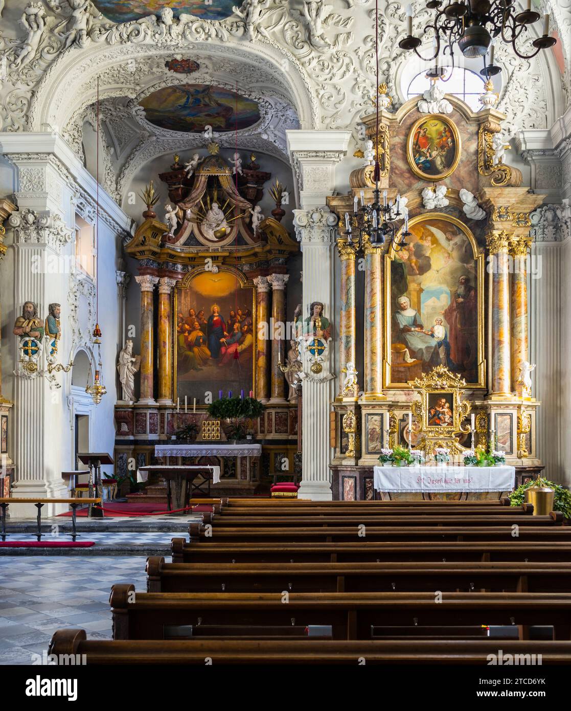 Österreich. Land Tirol. Stadt Innsbruck. Die Spitalkirche in der Maria-Theresien-Straße (1700) Stockfoto