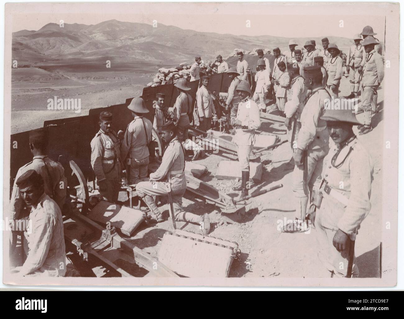 Marokko, Oktober 1911. Marokkanischer Krieg. Die erste Batterie des zweiten Gebirgsregiments eröffnet das Feuer. Quelle: Album / Archivo ABC / Welkin Stockfoto