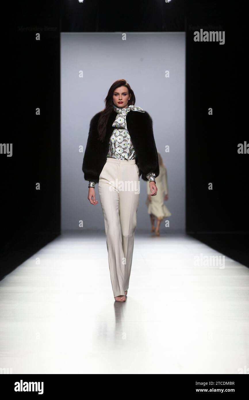 Madrid, 22.02.2016. Mbfw Mercedes Benz Fashion Week. Parade der 2. Skin Co. Foto: Bernhard und Engel von Antonio Archdc. Quelle: Album / Archivo ABC / Eduardo San Bernardo,Ángel de Antonio Stockfoto