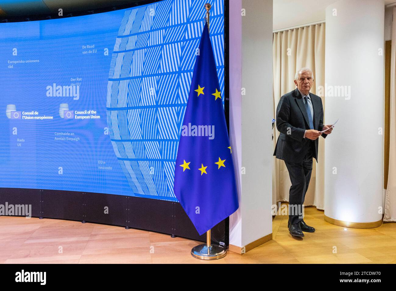 Bruxelles, Belgique. Dezember 2023. © Nicolas Landemard/Le Pictorium/MAXPPP - Bruxelles 11/12/2023 Le Chef de la diplomatie europeenne Josep Borrell durant sa Conference de presse a l'issue du conseil des affaires etrangeres europeen dans la capitale belge. Quelle: MAXPPP/Alamy Live News Stockfoto