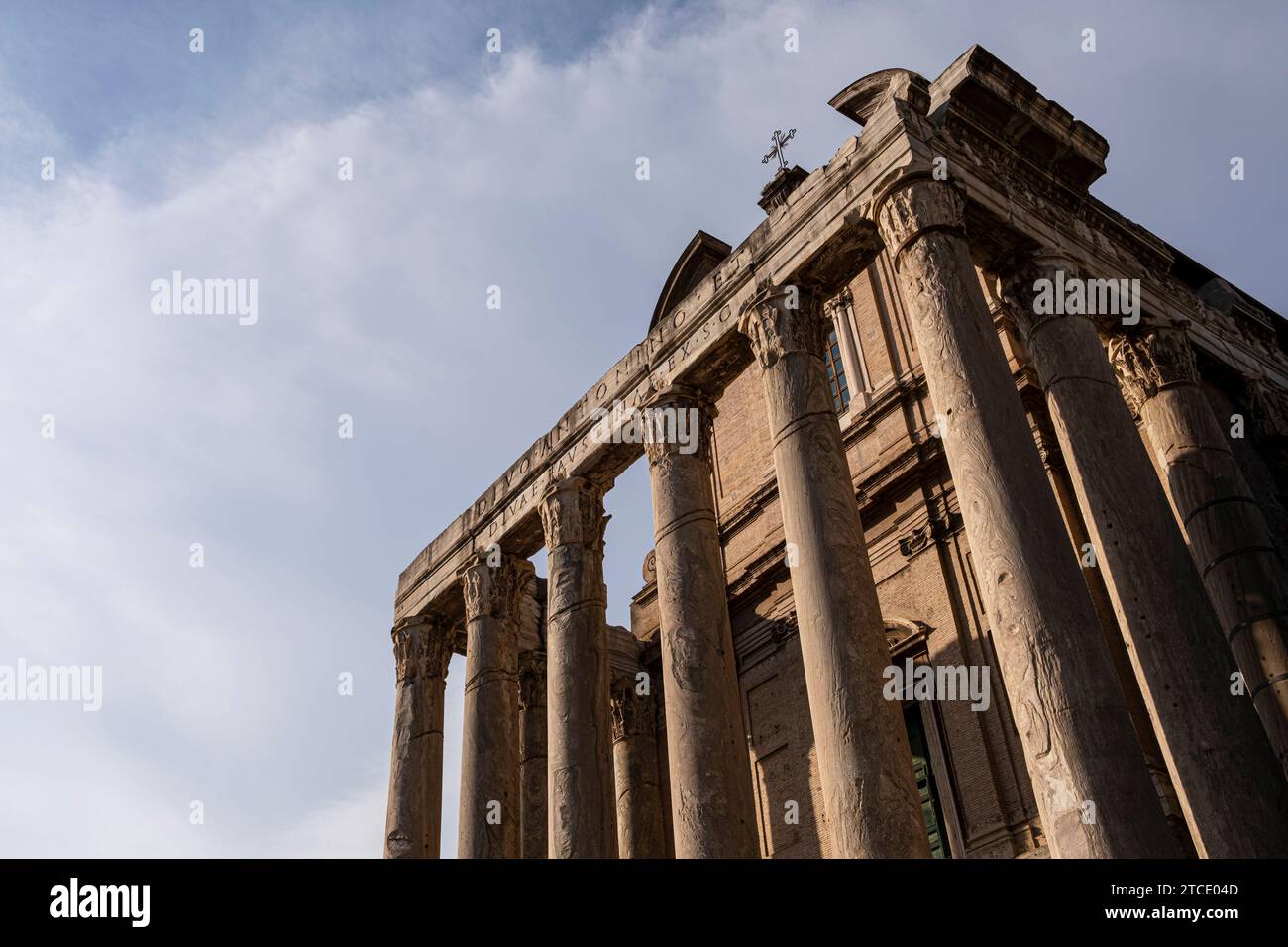 Rom, Italien - 08. August 2022: Tempel des Antoninus und Faustina Stockfoto