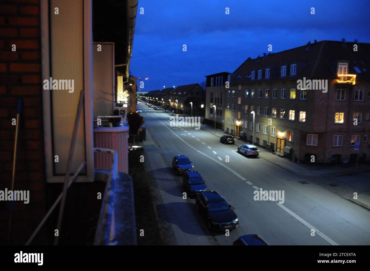 Kopenhagen, Dänemark /12. Dezember 2023/Abendblick auf Kastruplundgade in Kastrup dänische Hauptstadt Kopenhagen.. (Photo.Francis Joseph Dean/Dean Pictures) Stockfoto
