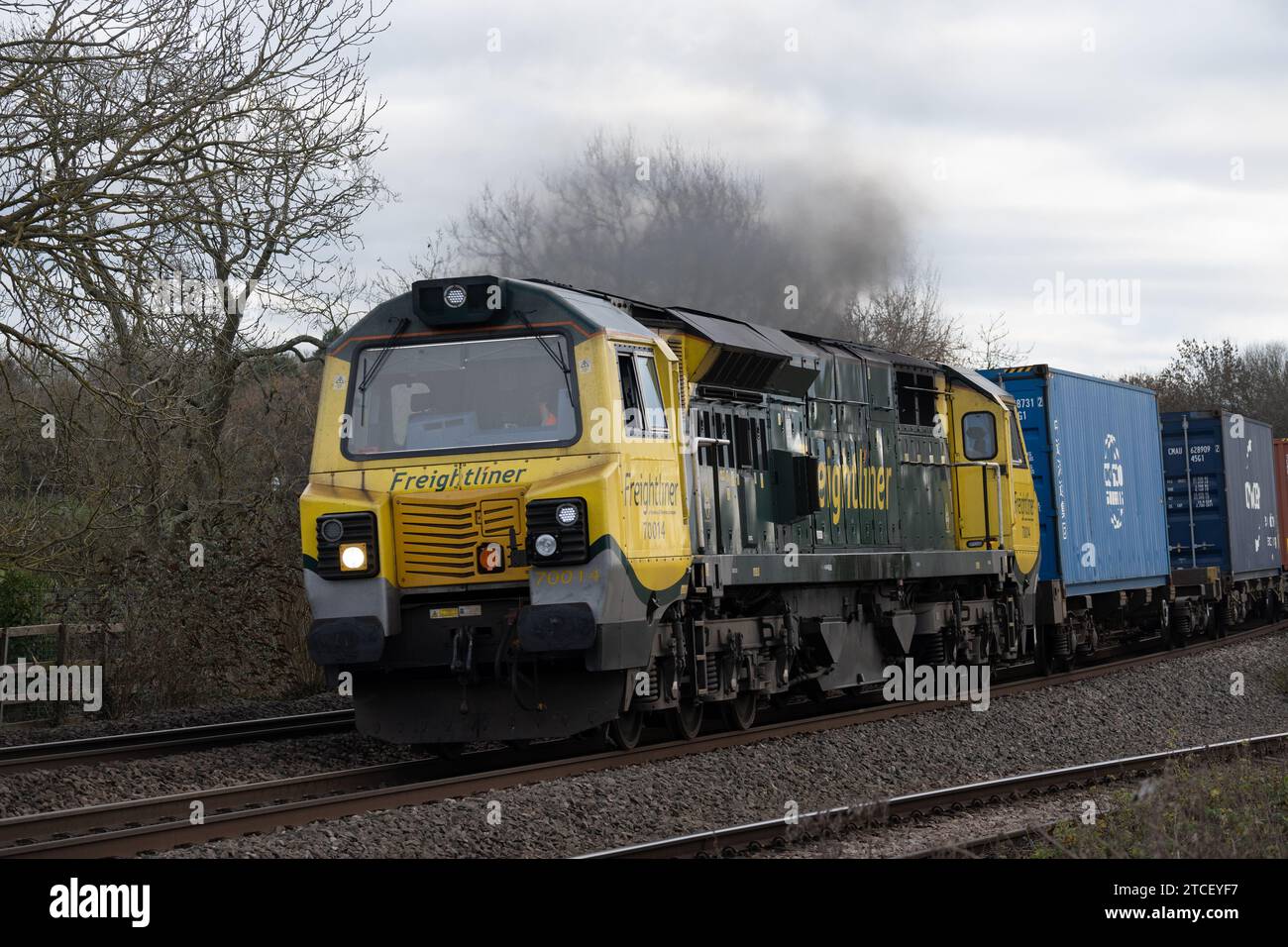 Diesellokomotive der Baureihe 70 Nr. 70014, die einen freightliner-Zug zieht, Warwickshire, England, Vereinigtes Königreich Stockfoto