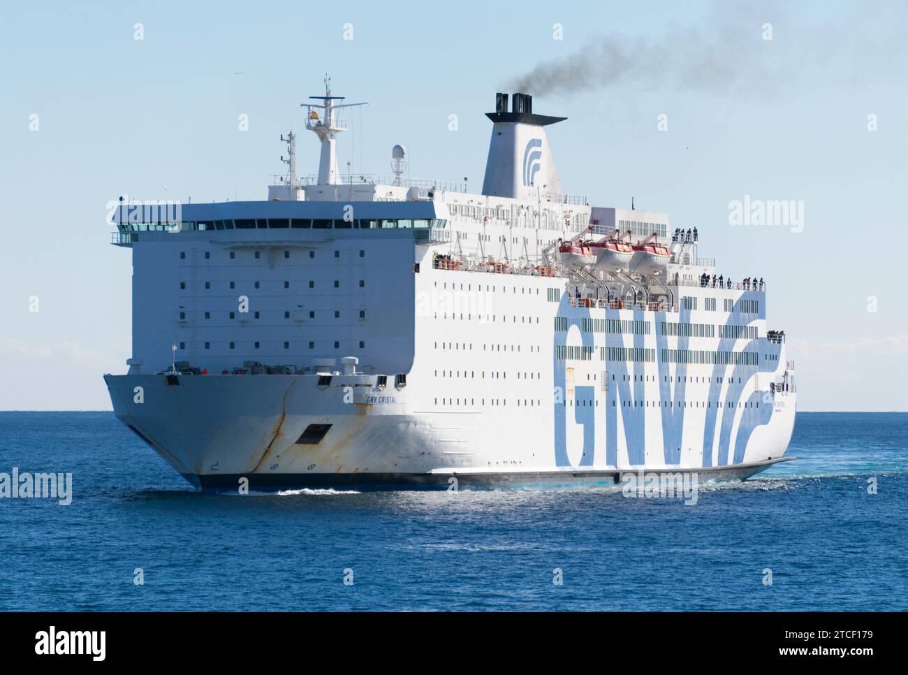 Ankunft im Hafen von Barcelona mit der Fähre Grandi Navi Veloce Atlas CNG. November 2023. Stockfoto