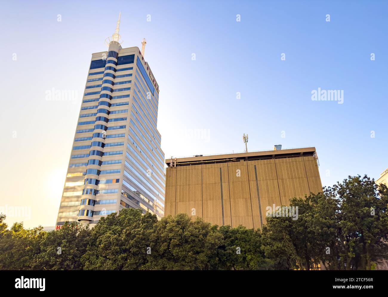 Kapstadt, Südafrika - 30. Oktober 2023: Straßenansicht der Gebäude im zentralen Geschäftsviertel der Stadt Stockfoto