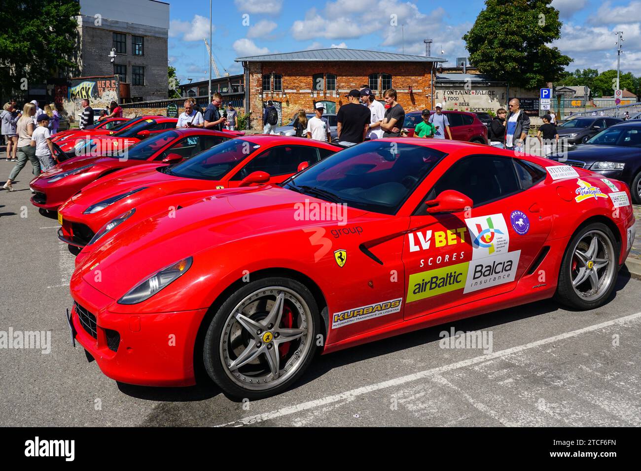 Liepaja, Lettland, 20. Juli 2023: Europäische Ferrari-Autobesitzer-Veranstaltung und öffentliche Automobilausstellung, Ferrari 599 Stockfoto