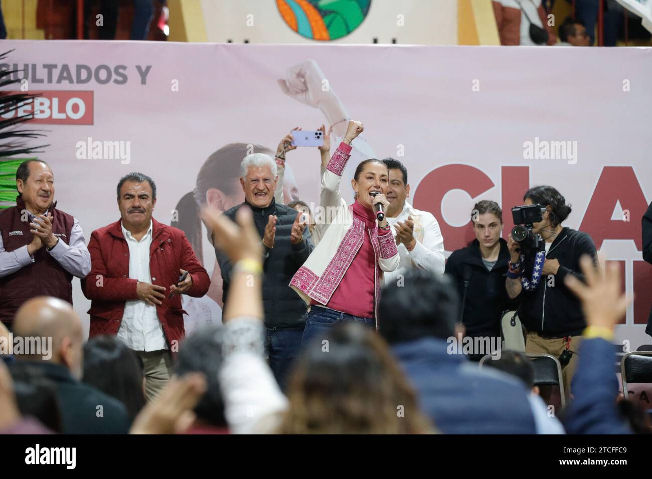 Tlaxcala, Mexiko. Dezember 2023. Claudia Sheinbaum, Präsidentschaftskandidatin für die Morena Party während ihres politischen Wahlkurses zu den Wahlen in Mexiko am Huamantla Plaza de Toros. Am 10. Dezember 2023 in Mexiko-Stadt, Mexiko (Credit Image: © Essene Hernandez/eyepix via ZUMA Press Wire) NUR REDAKTIONELLE VERWENDUNG! Nicht für kommerzielle ZWECKE! Stockfoto