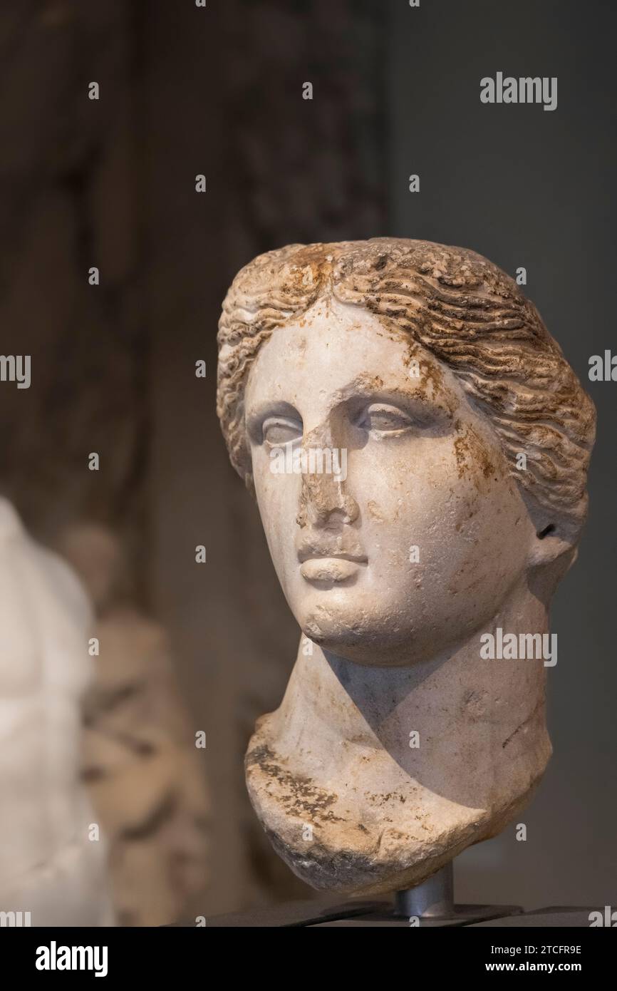 Kopf einer ptolemäischen Königin (2) aus Ephesos/Ephesus, griechisch-hellenistisch, Epheser Marmor, 3 v. Chr. Derzeit ausgestellt im Ephesos Museum, Wien, Österreich. Stockfoto