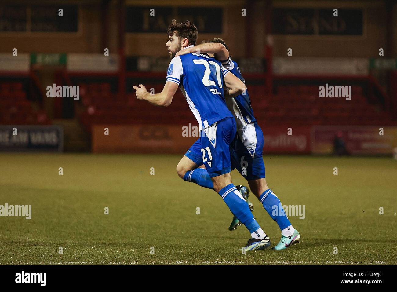 Bristols Connor Taylor feiert den 3-0. Sieg beim Spiel der 2. Runde des FA Cup zwischen Crewe Alexandra und Bristol Rovers im Alexandra Stadium, Crewe, am Dienstag, den 12. Dezember 2023. (Foto: Chris Donnelly | MI News) Credit: MI News & Sport /Alamy Live News Stockfoto