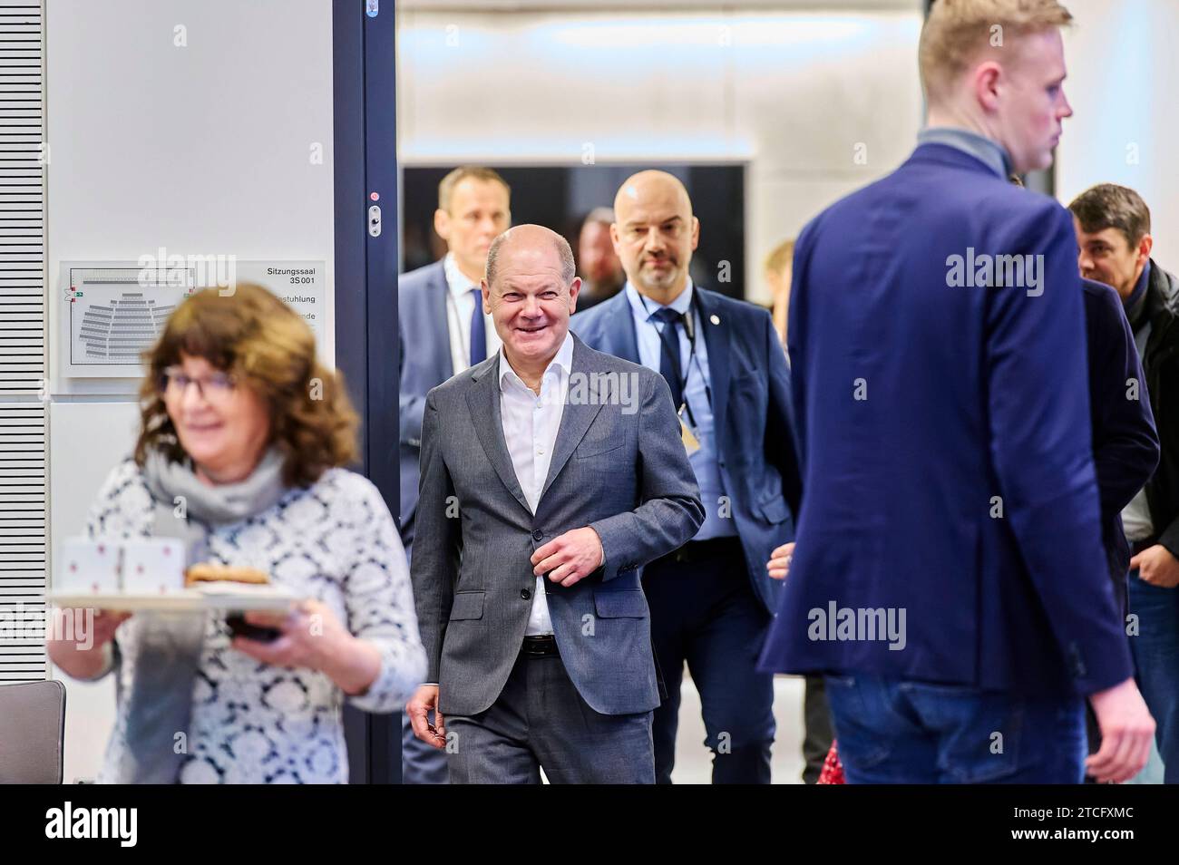 OLAF Scholz Nancy Faeser Deutschland, Berlin, 12.12.2023: Bundeskanzler Olaf Scholz besucht die letzte Sitzung der SPD - Bundestagsfraktion vor Weihnachten. *** Olaf Scholz Nancy Faeser Deutschland, Berlin, 12 12 2023 Bundeskanzler Olaf Scholz nimmt an der letzten Sitzung der SPD-Fraktion im Bundestag vor Weihnachten Teil Stockfoto