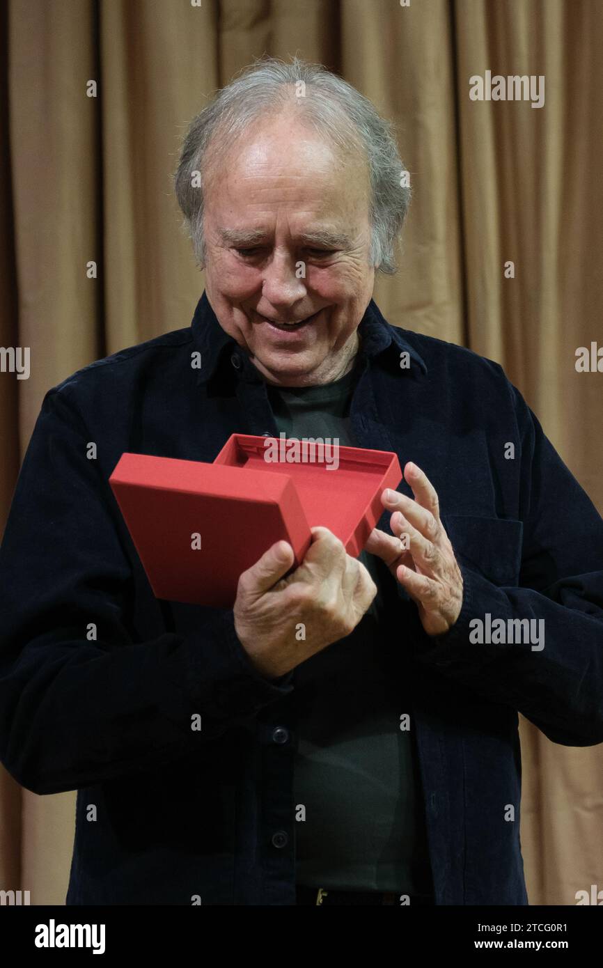 Die spanische Sängerin Joan Manuel Serrat erhält am 12. Dezember 2023