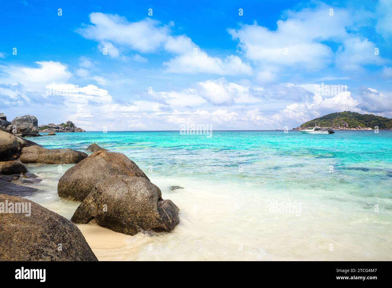 Wunderschöne Landschaft der Similan Inseln in Thailand - die berühmtesten Inseln mit Blick auf das Paradies und Schnorchel- und Tauchplätzen Stockfoto