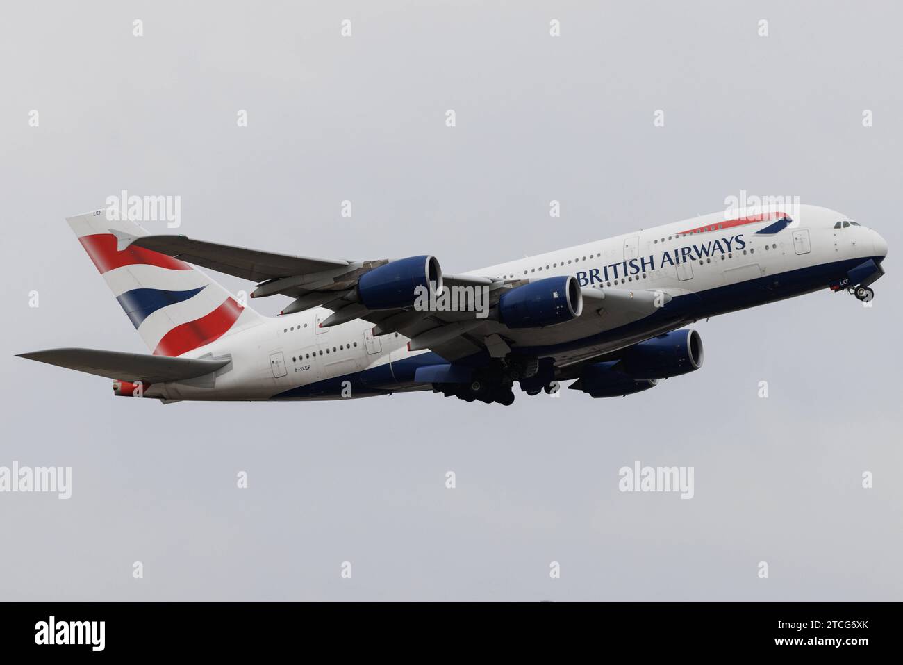 Der Airbus A380-841 A388 der Fluglinie British Airways BA / BAW mit der Registrierung G-XLEF MSN: 151 gestartet vom Flughafen London Heathrow Airport EGLL/lhr. London Greater London Vereinigtes Königreich *** der Airbus A380 841 A388 von British Airways BA BAW mit der Registrierung G XLEF MSN 151 startet vom Flughafen London Heathrow EGLL lhr London Greater London Vereinigtes Königreich Stockfoto