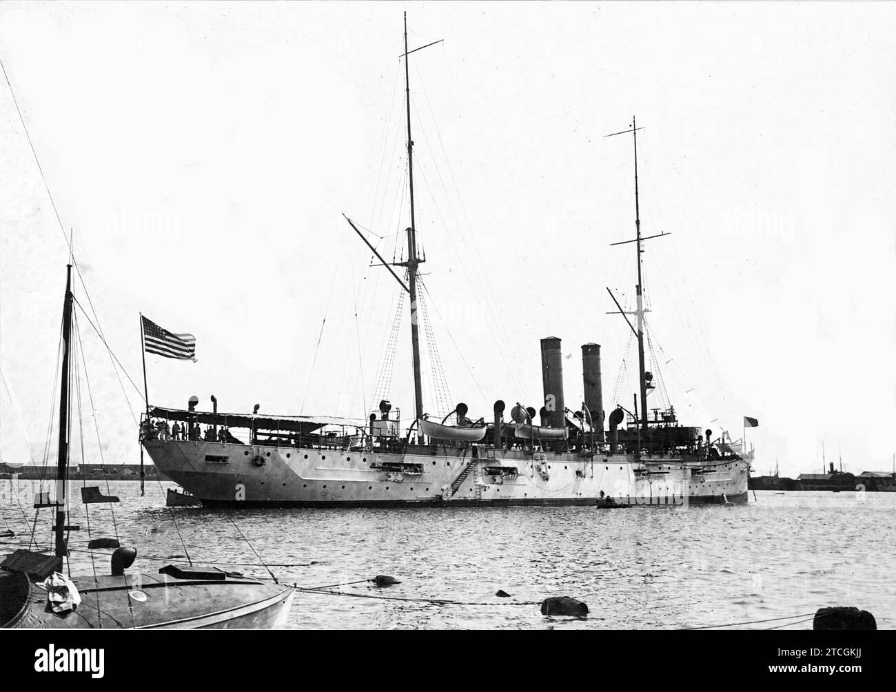 07/31/1916. Ein Yankee-Kriegsschiff. Das nordamerikanische Kreuzfahrtschiff „Desmoines“, das im Hafen von Barcelona vor Anker liegt. Quelle: Album / Archivo ABC / Josep Brangulí Stockfoto