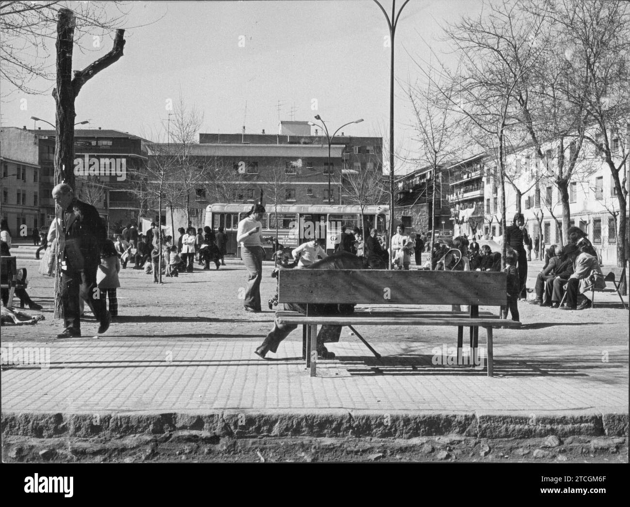 12/31/1974. Getafe erwirbt täglich die Physiognomie des städtischen Kerns, dessen Bewohner zur Arbeit nach draußen reisen müssen. Quelle: Album / Archivo ABC / José García Stockfoto