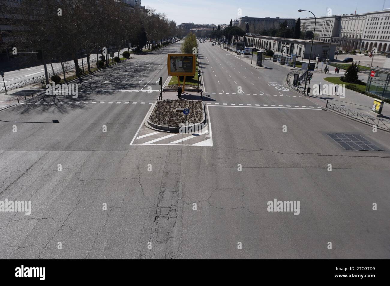 Madrid, 24.03.2016. Operation verlässt Ostern. Auf dem Bild ist die Serrano-Straße zwischen 12:00 und 13:00 Uhr leer Foto: Jaime García ARCHDC. Quelle: Album / Archivo ABC / Jaime García Stockfoto