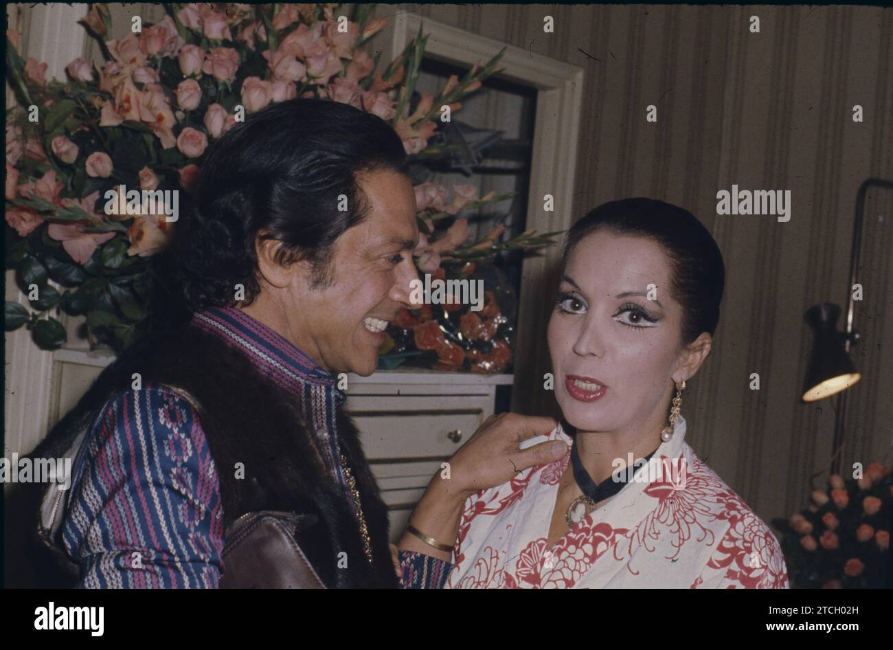 1975 (Ca.). Antonio, der Tänzer, und Maria Rosa. Quelle: Album/Archivo ABC Stockfoto