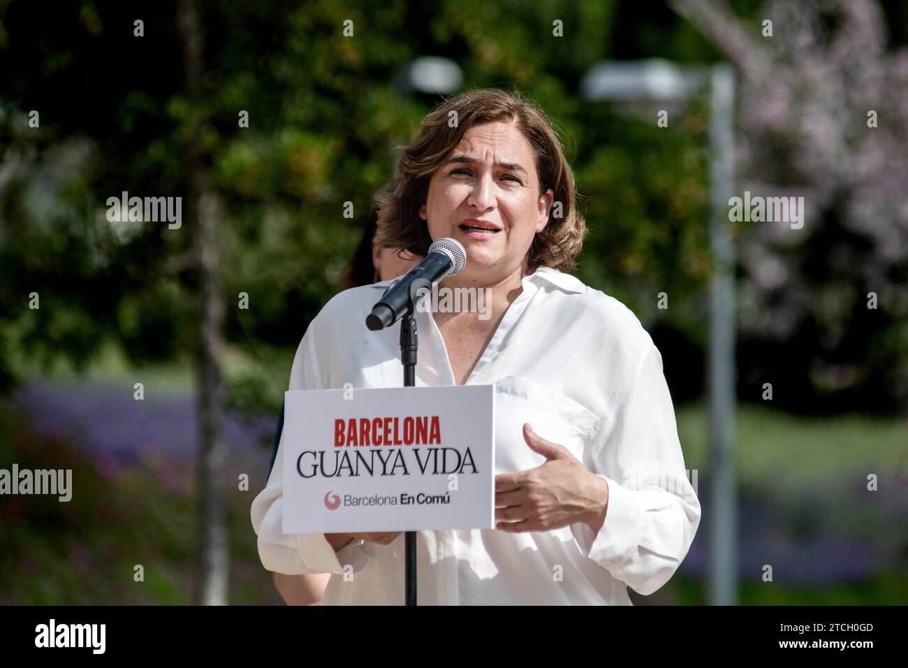 Barcelona, 19.05.2022. ADA Colau gab ihre Präsentation bei den nächsten katalanischen Wahlen bekannt. Der Bürgermeister erscheint in Begleitung der stellvertretenden Bürgermeister Janet Sanz, Laura Pérez und Jordi Martí. Foto: Adrián Quiroga ARCHDC. Quelle: Album / Archivo ABC / Adrian Quiroga Stockfoto