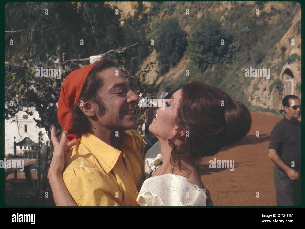 Arcos de la Frontera (Cádiz), Dezember 1972. Antonio der Tänzer und Lola Ávila während der Dreharbeiten von „der Dreieckshut“. Quelle: Album/Archivo ABC Stockfoto