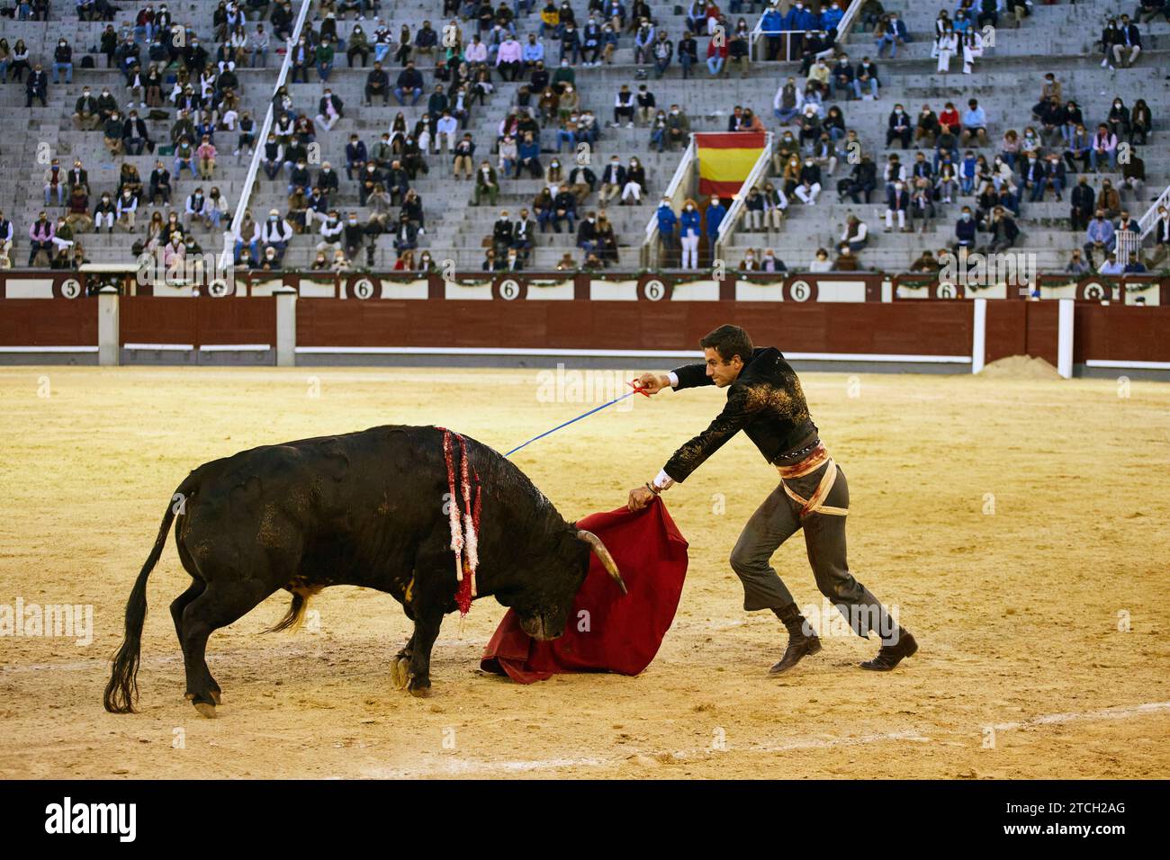 Madrid, 05.02.2021. Las Ventas Stierkampfarena. Stierkampffest für den 2. Mai, ein Feiertag in der Gemeinschaft Madrid. Es ist der erste Stierkampf, nachdem die plaza wegen der COVID-Pandemie für mehr als ein Jahr geschlossen wurde. Die Stierkämpfer sind dabei: Diego Ventura, Enrique Ponce, Julián López EL Juli, José María Manzanares, Miguel Angel Perera, Paco Ureña und Guillermo García. Foto: Guillermo Navarro. ARCHDC. Quelle: Album / Archivo ABC / Guillermo Navarro Stockfoto