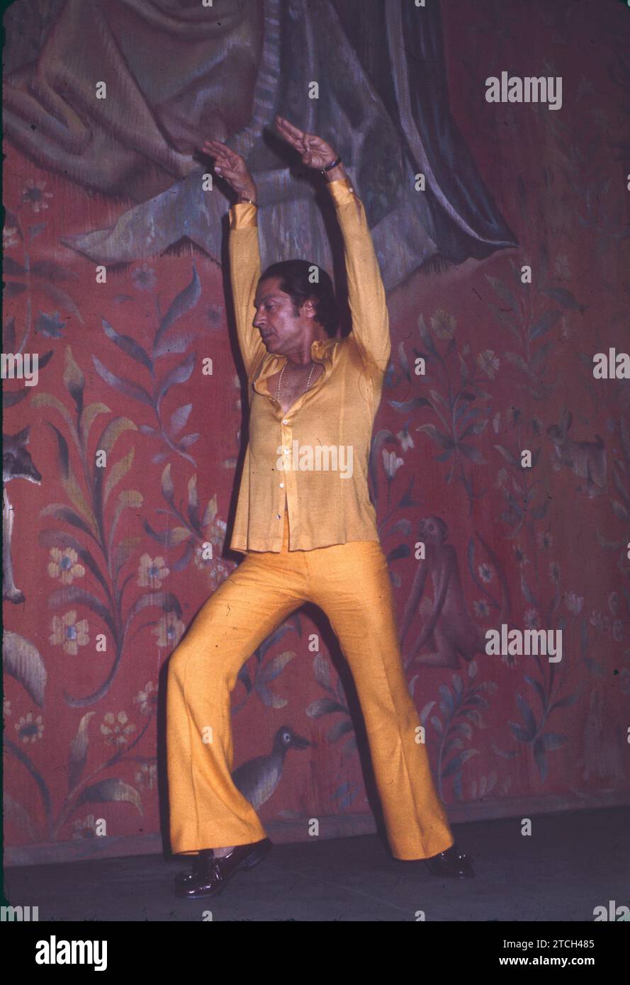 1975 (CA.). Antonio der Tänzer während einer seiner Auftritte. Quelle: Album / Archivo ABC / Teodoro Naranjo Domínguez Stockfoto