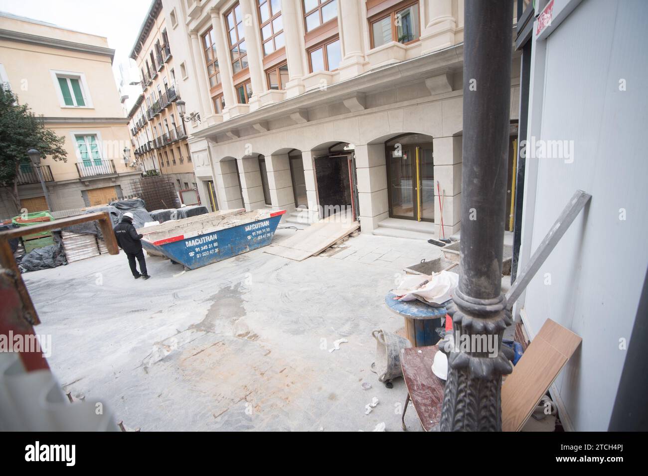 Madrid, 22.01.2022. Arbeitet an den neuen Luxushotels im Zentrum von Madrid. Das alte Albéniz-Theater in der La Paz-Straße 11 wurde in ein Hotel umgewandelt. Foto: De San Bernardo. ARCHDC. Quelle: Album / Archivo ABC / Eduardo San Bernardo Stockfoto