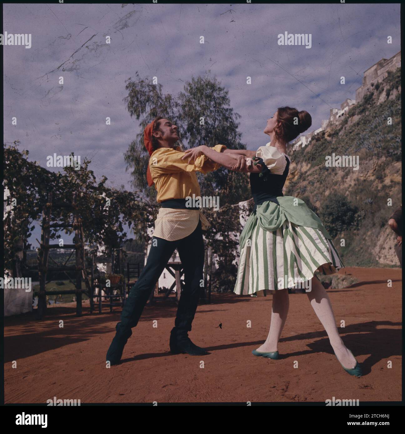 Arcos de la Frontera (Cádiz), Dezember 1972. Antonio der Tänzer und Lola Ávila während der Dreharbeiten von „der Dreieckshut“. Quelle: Album/Archivo ABC Stockfoto