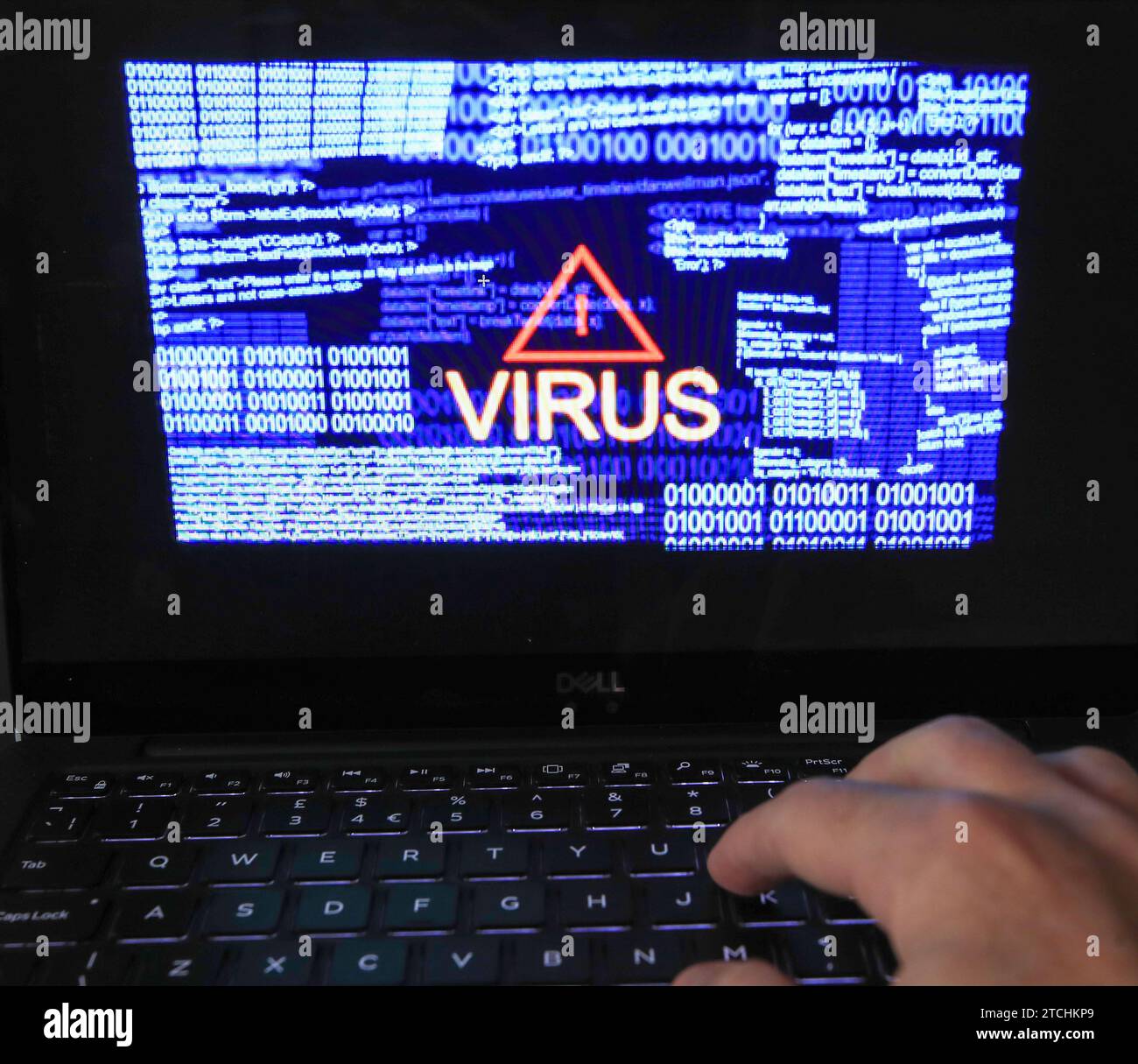 Dateifoto vom 12/2019 von einem Laptop-Bildschirm mit einer Computervirus-Warnung. Großbritannien ist „jederzeit“ nicht auf einen groß angelegten Ransomware-Angriff vorbereitet und könnte zum Stillstand gebracht werden, wenn keine größeren Änderungen an Planung und Vorbereitung vorgenommen werden, heißt es in einem neuen Bericht. Ausgabedatum: Mittwoch, 13. Dezember 2023. Stockfoto