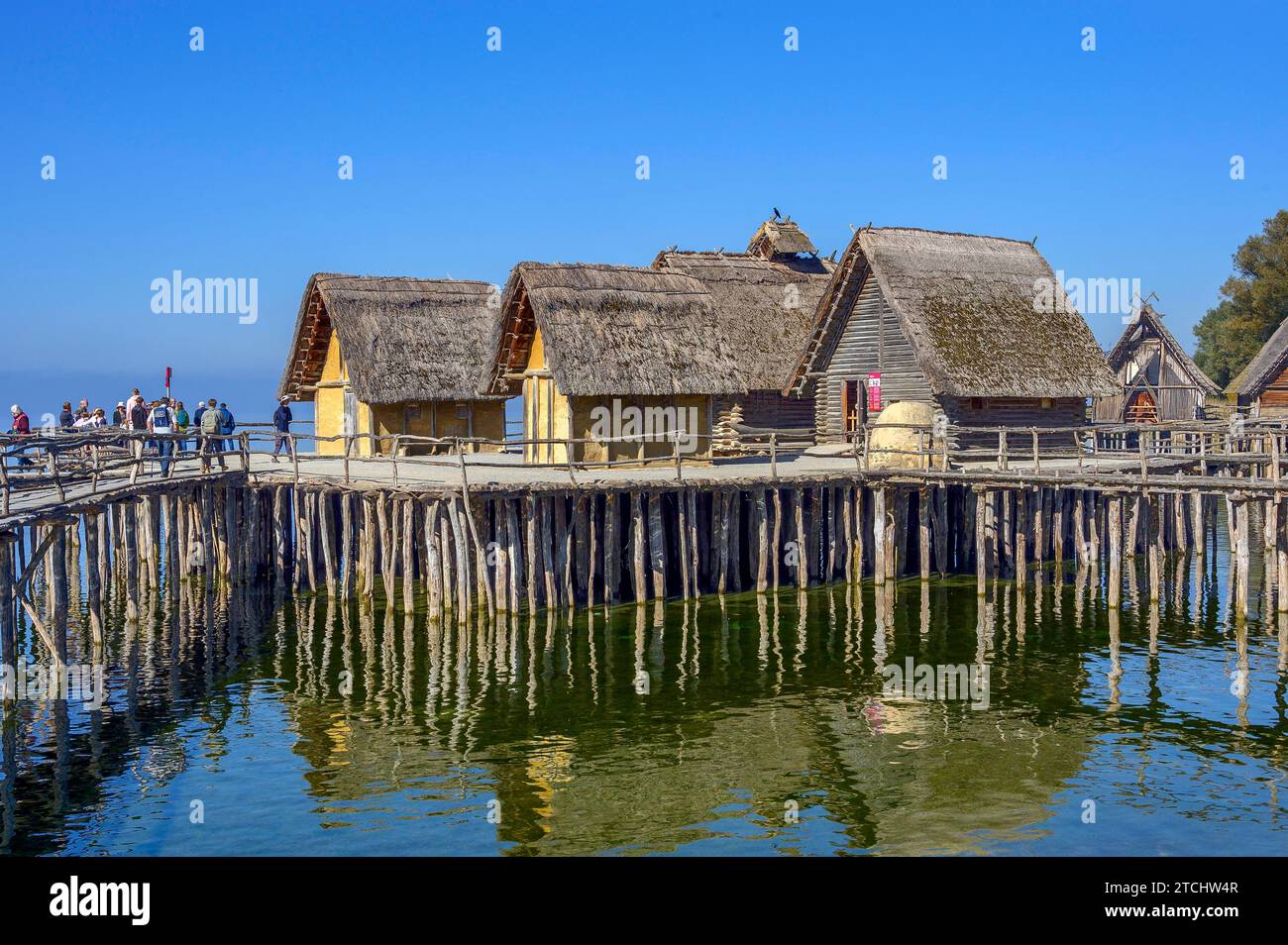 Pfahlbauten am Bodensee, eine Touristenattraktion der Region und das älteste archäologische Freilichtmuseum Deutschlands Stockfoto