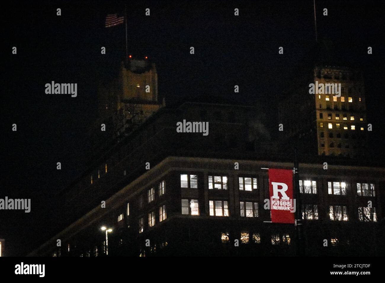 Newark, Usa. Dezember 2023. Rutgers University - Newark Campus fotografiert in Newark. Die Biden-Administration leitete eine Untersuchung am Rutgers University - Newark Campus in Newark, New Jersey ein, das nun auf der Liste der Schulen steht, die seit Beginn des Krieges zwischen Israel und der Hamas im Oktober 2023 unter staatlicher Kontrolle stehen. (Foto: Kyle Mazza/SOPA Images/SIPA USA) Credit: SIPA USA/Alamy Live News Stockfoto