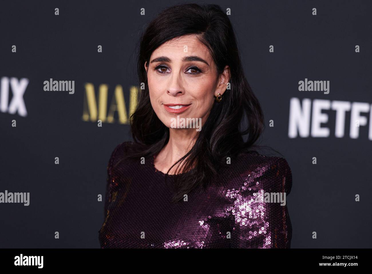 Los Angeles, Usa. Dezember 2023. LOS ANGELES, KALIFORNIEN, USA – 12. DEZEMBER: Die US-amerikanische Stand-up-Komikerin, Schauspielerin und Schriftstellerin Sarah Silverman kommt am 12. Dezember 2023 zur Los Angeles Special Screening von Netflix 'Maestro' im Academy Museum of Motion Pictures in Los Angeles, Kalifornien, USA. (Foto: Xavier Collin/Image Press Agency) Credit: Image Press Agency/Alamy Live News Stockfoto