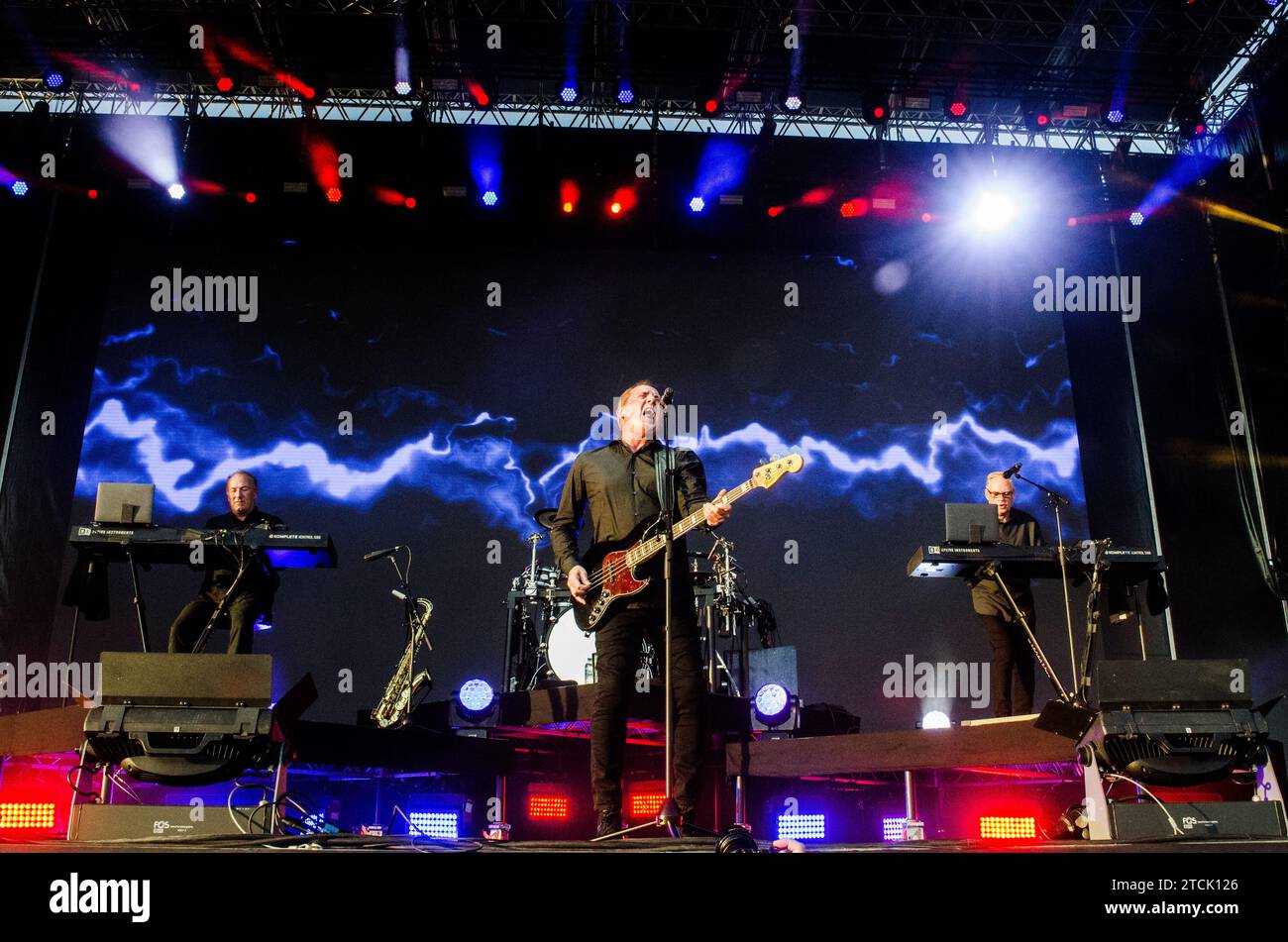 OMD (Orchestral Manoeuvres in the Dark) beim Release Athens Festival x SNF Nostos in Plateia Nerou/Griechenland, Juni 2023 Stockfoto