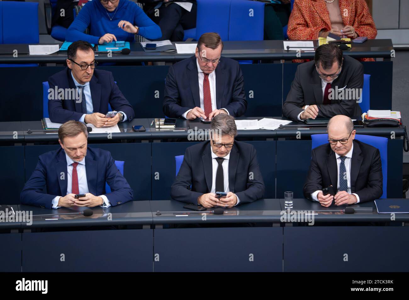 Deutscher Bundestag, 143. Plenarsitzung Bundeskanzler Olaf Scholz SPD ...