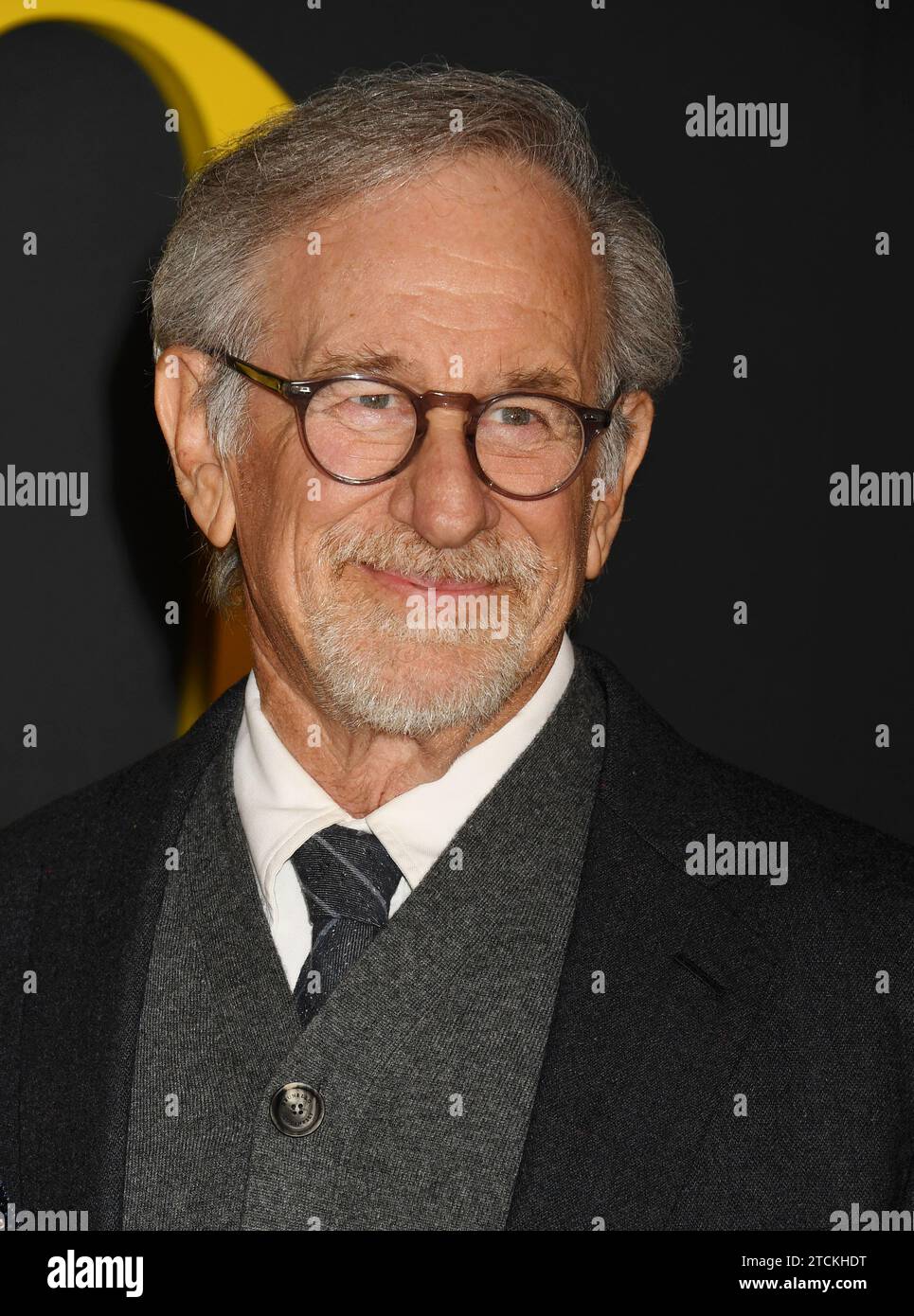 Los Angeles, Kalifornien, USA. Dezember 2023. Steven Spielberg nimmt am 12. Dezember 2023 an Netflix’s „Maestro“ Los Angeles Photo Call im Academy Museum of Motion Pictures in Los Angeles, Kalifornien, Teil. Quelle: Jeffrey Mayer/Jtm Photos/Media Punch/Alamy Live News Stockfoto