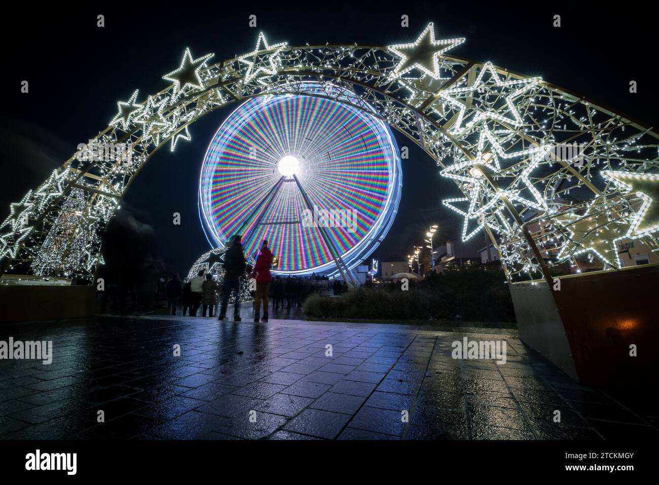 Ungarn, Gyor City, fantastischer weihnachtsmarkt in Westungarn. Der Adventmarkt der Stadt Gyor ist auch in Österreich und der Slowakei berühmt. Schöne helle Pai Stockfoto