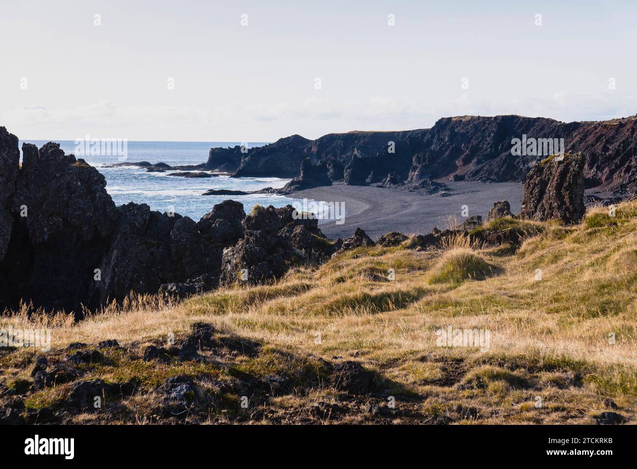 Island, Nationalpark Snæfellsnes Halbinsel, schwarzer Sandstrand Djúpalónssandur. Stockfoto