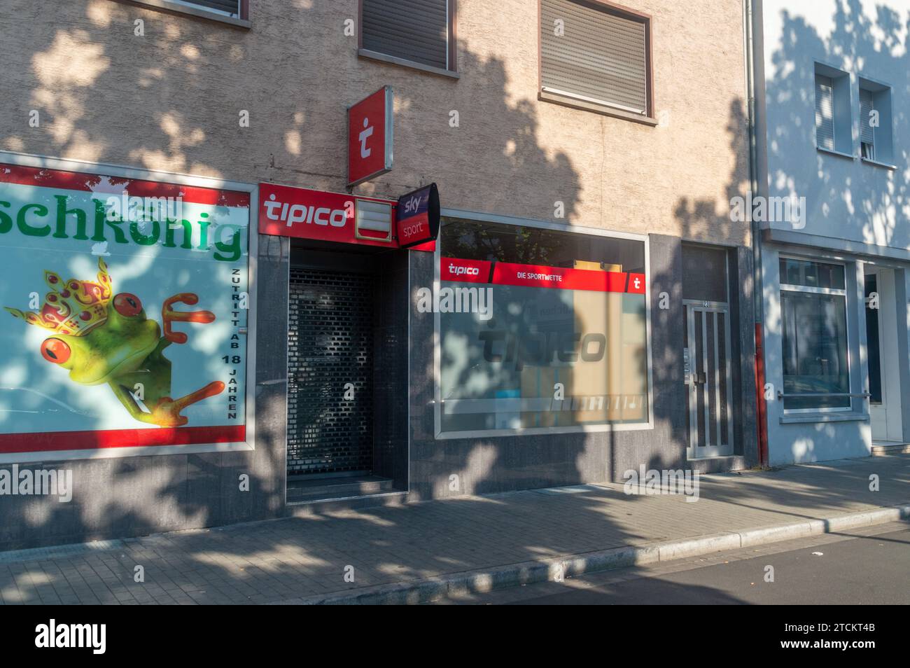 Hanau, Deutschland - 25. Juni 2023: Tipico Wet Company in Hanau. Stockfoto