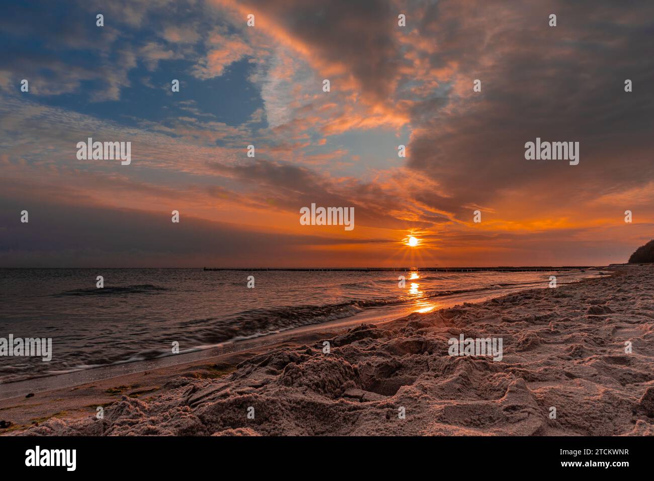 Morgens am Strand von koseow Stockfoto