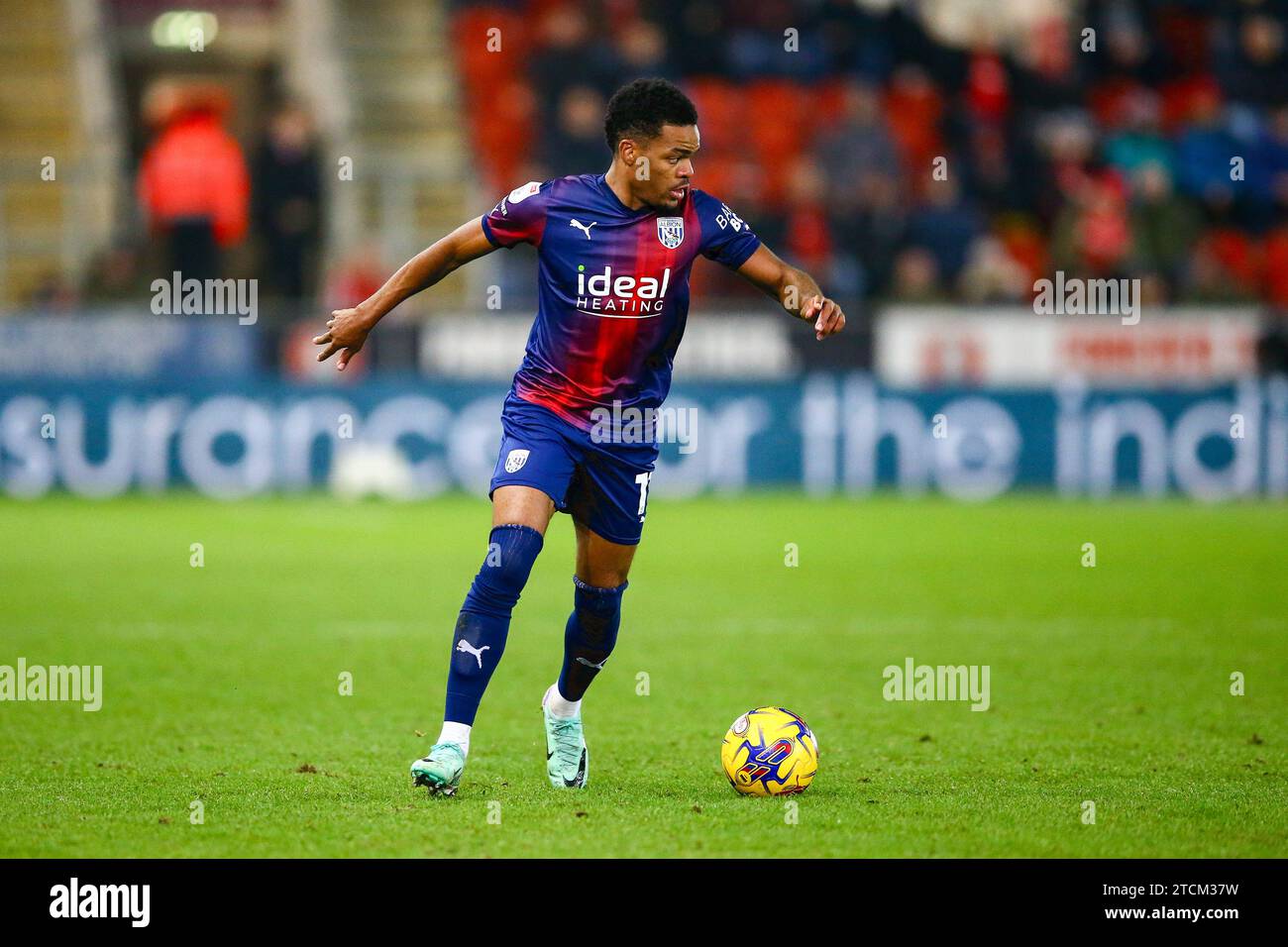 AESSEAL New York Stadium, Rotherham, England - 12. Dezember 2023 Grady Diangana (11) aus West Bromwich - während des Spiels Rotherham United gegen West Bromwich Albion, Sky Bet Championship, 2023/24, AESSEAL New York Stadium, Rotherham, England - 12. Dezember 2023 Credit: Arthur Haigh/WhiteRosePhotos/Alamy Live News Stockfoto