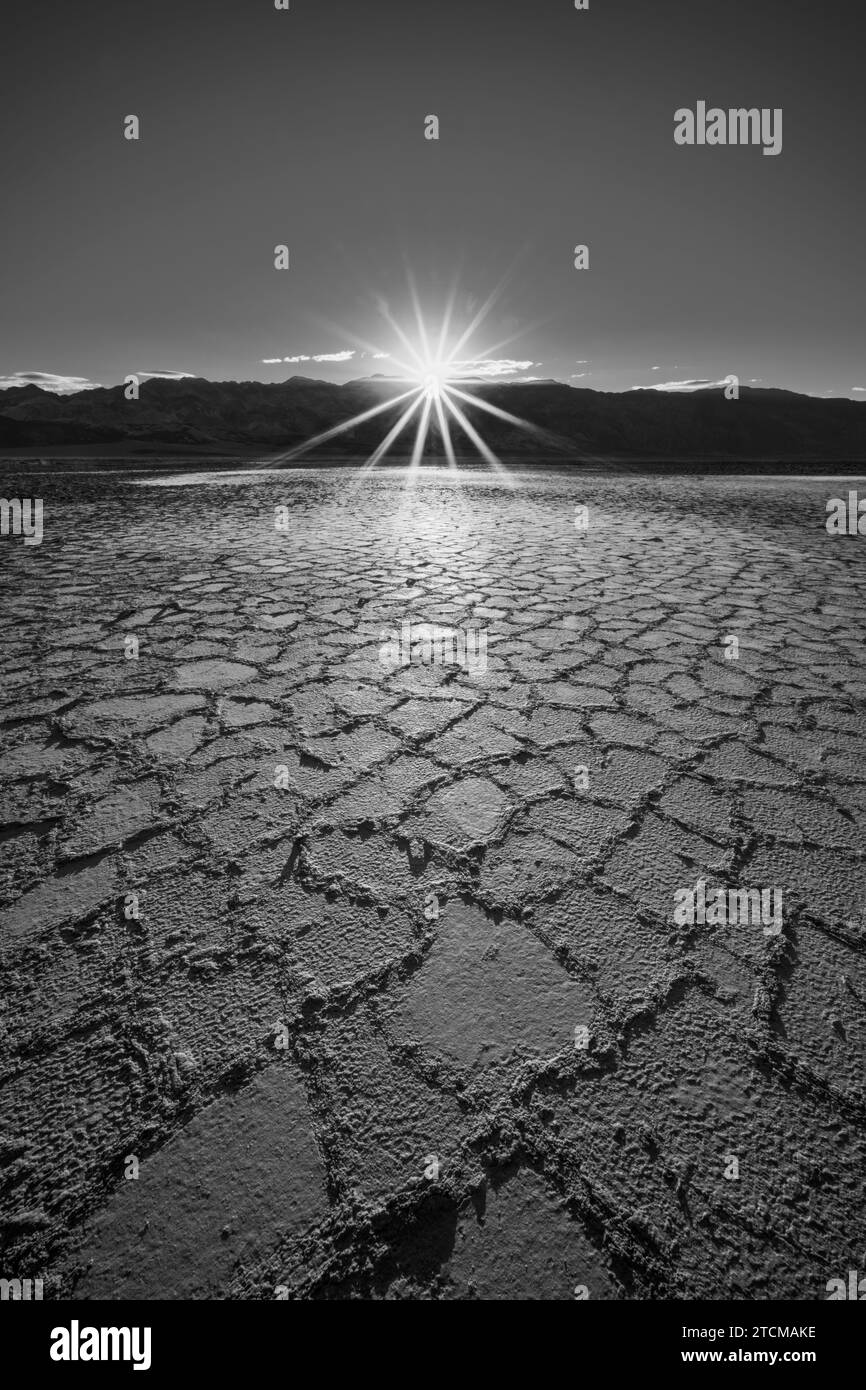 Badwater Basin Salzformationen, Death Valley National Park, Kalifornien, USA. Stockfoto