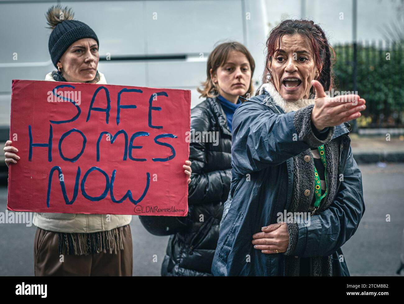 Mieter protestieren gegen Notting Hill Genesis Wohnungsbauverein wegen gefährlicher Häuser Stockfoto