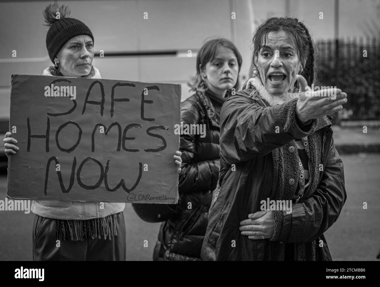Mieter protestieren gegen Notting Hill Genesis Wohnungsbauverein wegen gefährlicher Häuser Stockfoto
