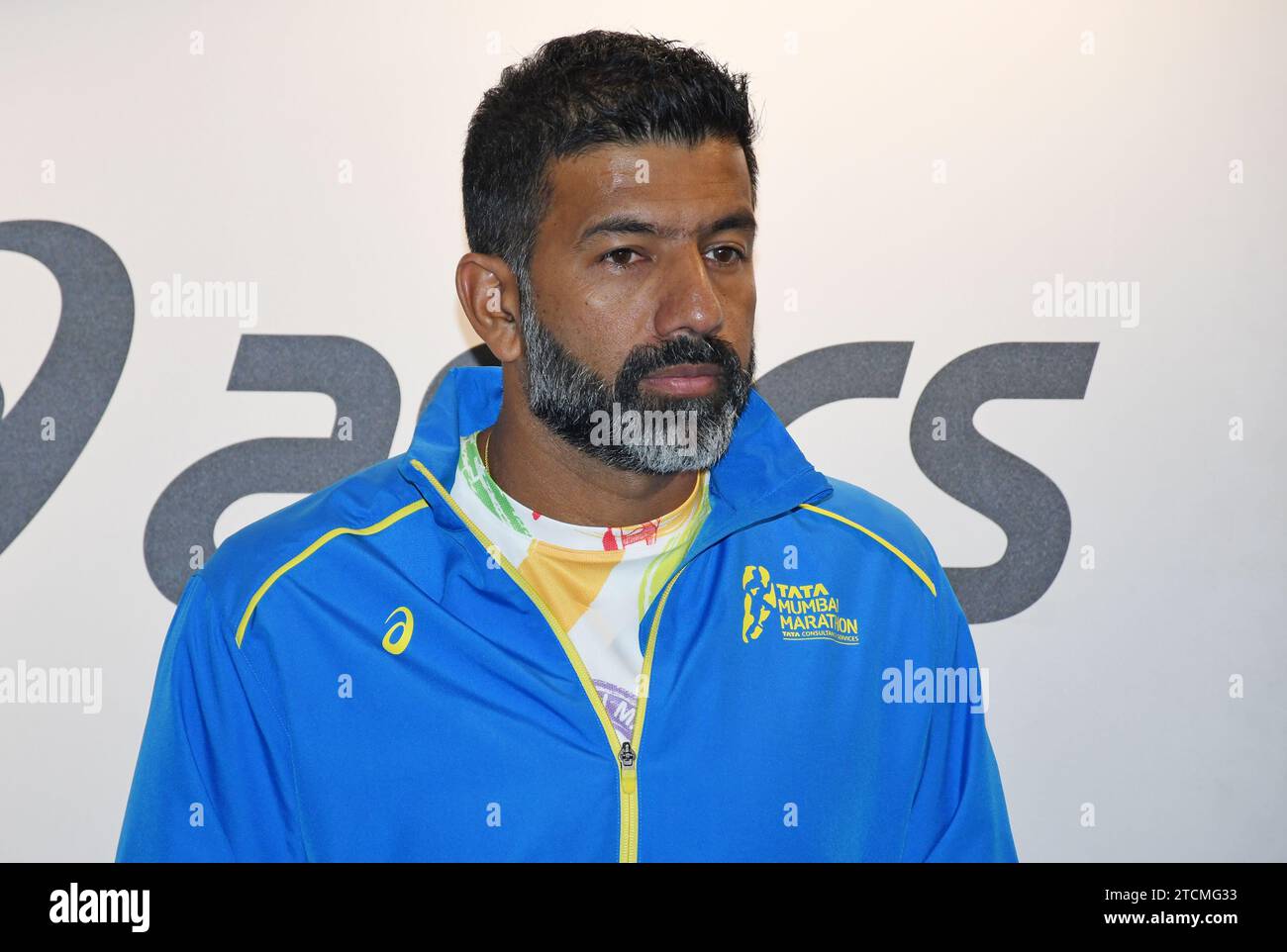 Der indische Tennisspieler Rohan Bopanna wird bei der Enthüllung von ASICS Limited Edition Mumbai Marathon Merchandise im ASICS Store in Mumbai gesehen. Der Marathon findet am 21. Januar 2024 in Mumbai statt. (Foto: Ashish Vaishnav / SOPA Images/SIPA USA) Stockfoto